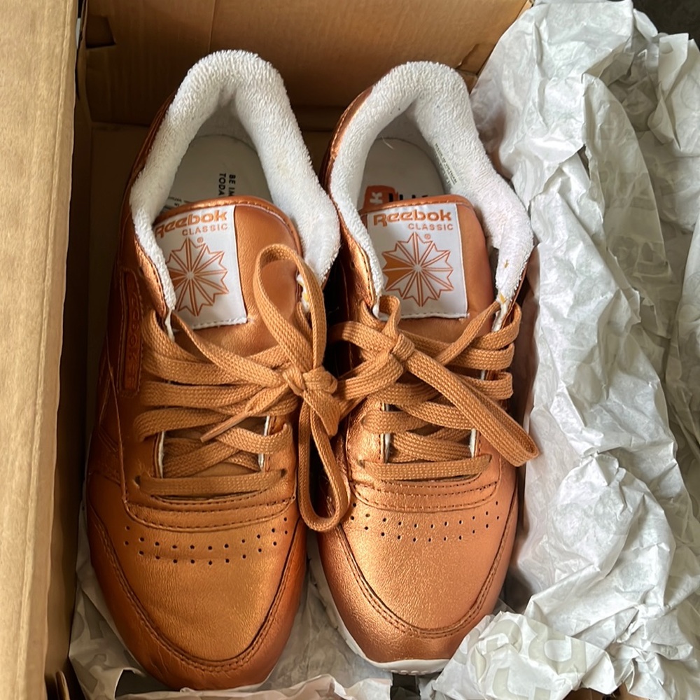 Reebox classic in copper
